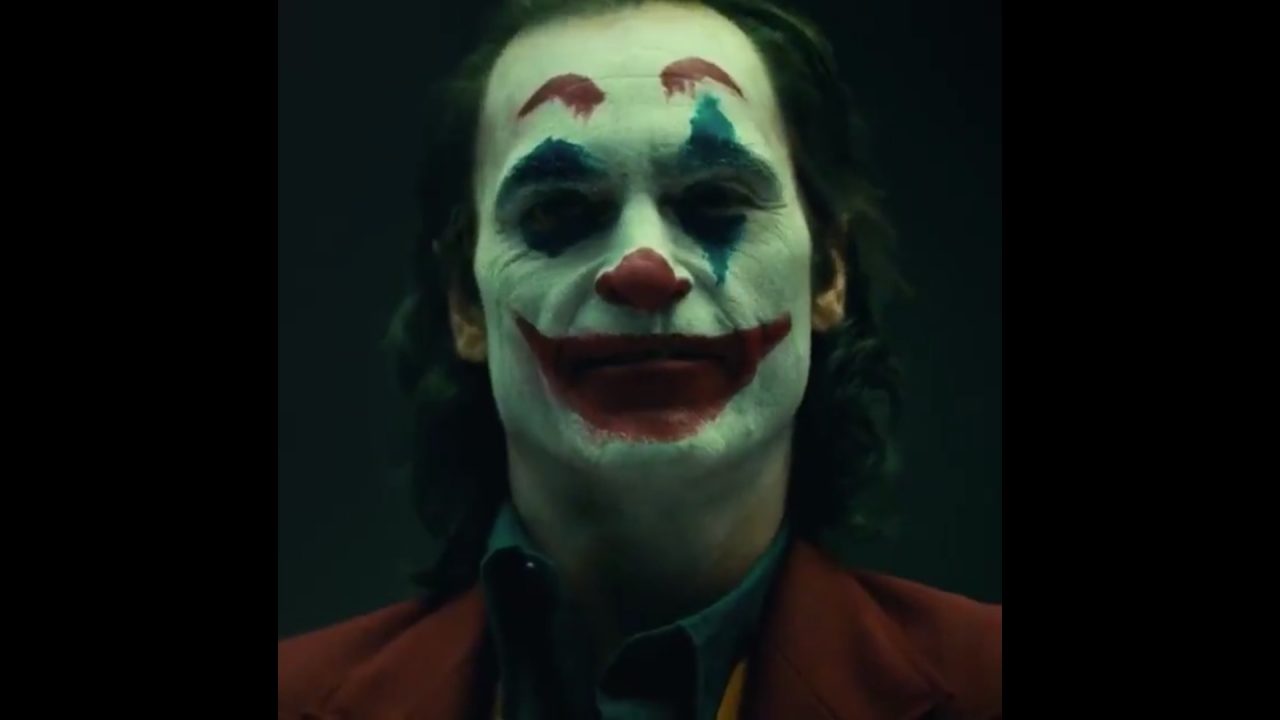Joaquin Phoenix Clowns Around in Another Joker Set Photo