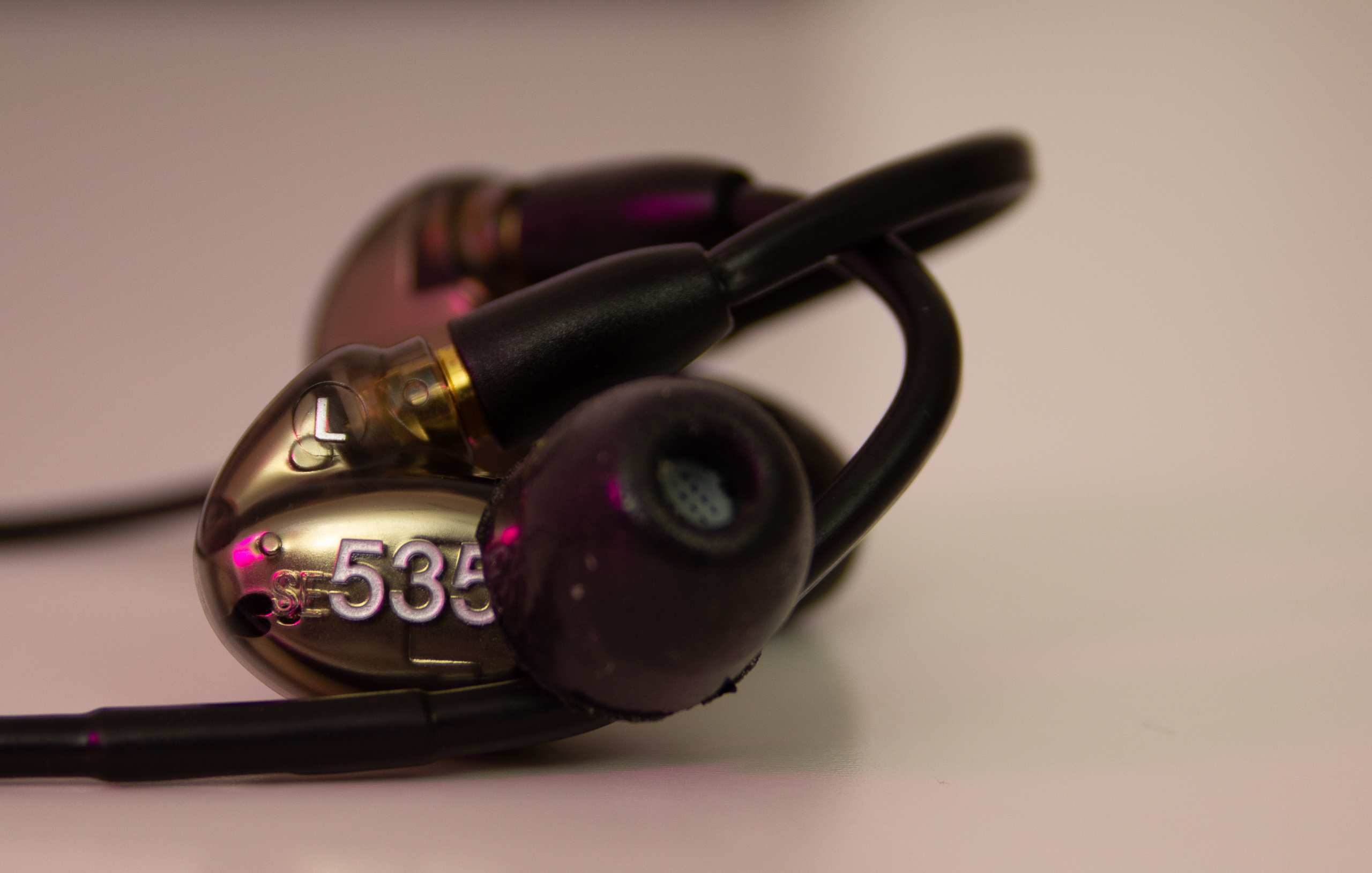 オーディオ機器 イヤフォン Shure SE535 Earbud Review - Worth every cent | The Nerdy