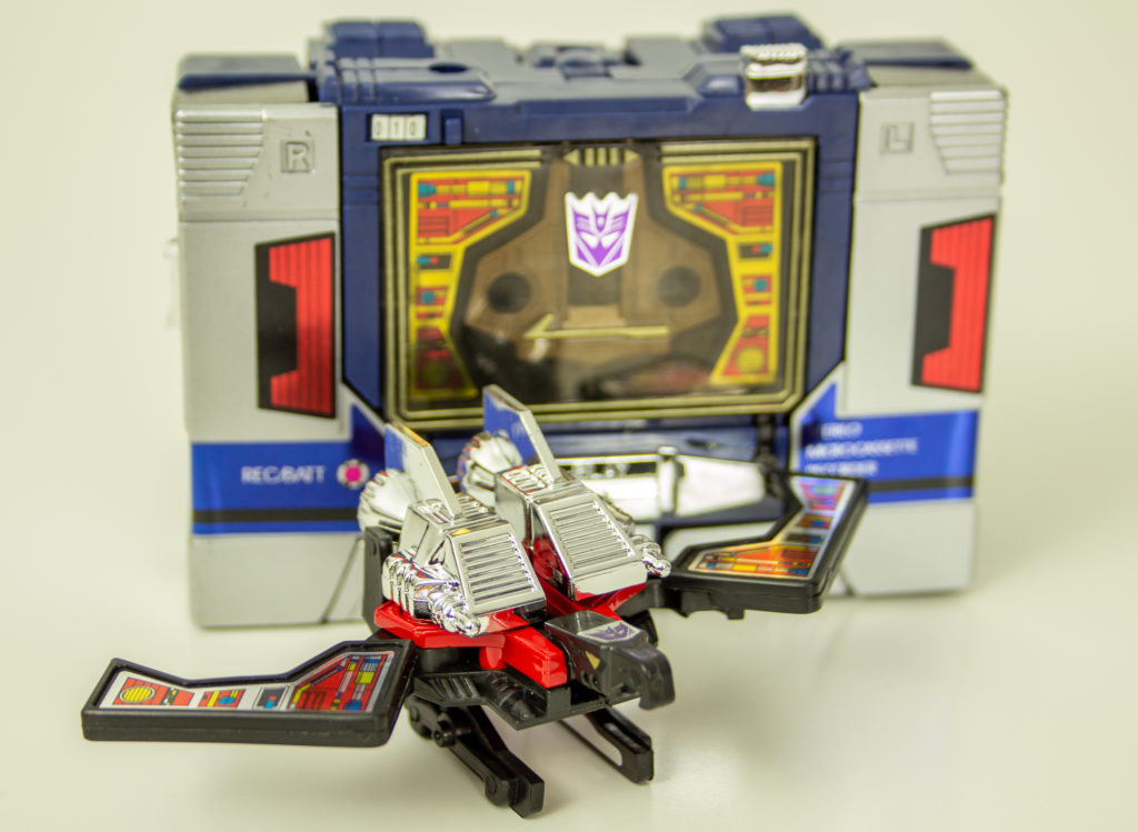 fans toys soundwave