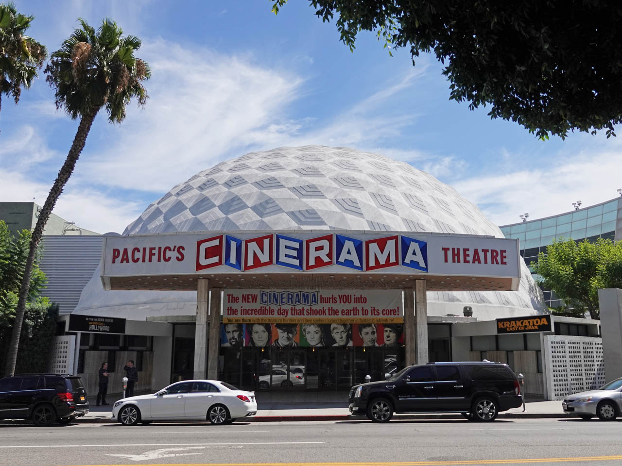 Pacific theater. Cinerama Dome Голливуд. Синерама. Cinerama Pro.