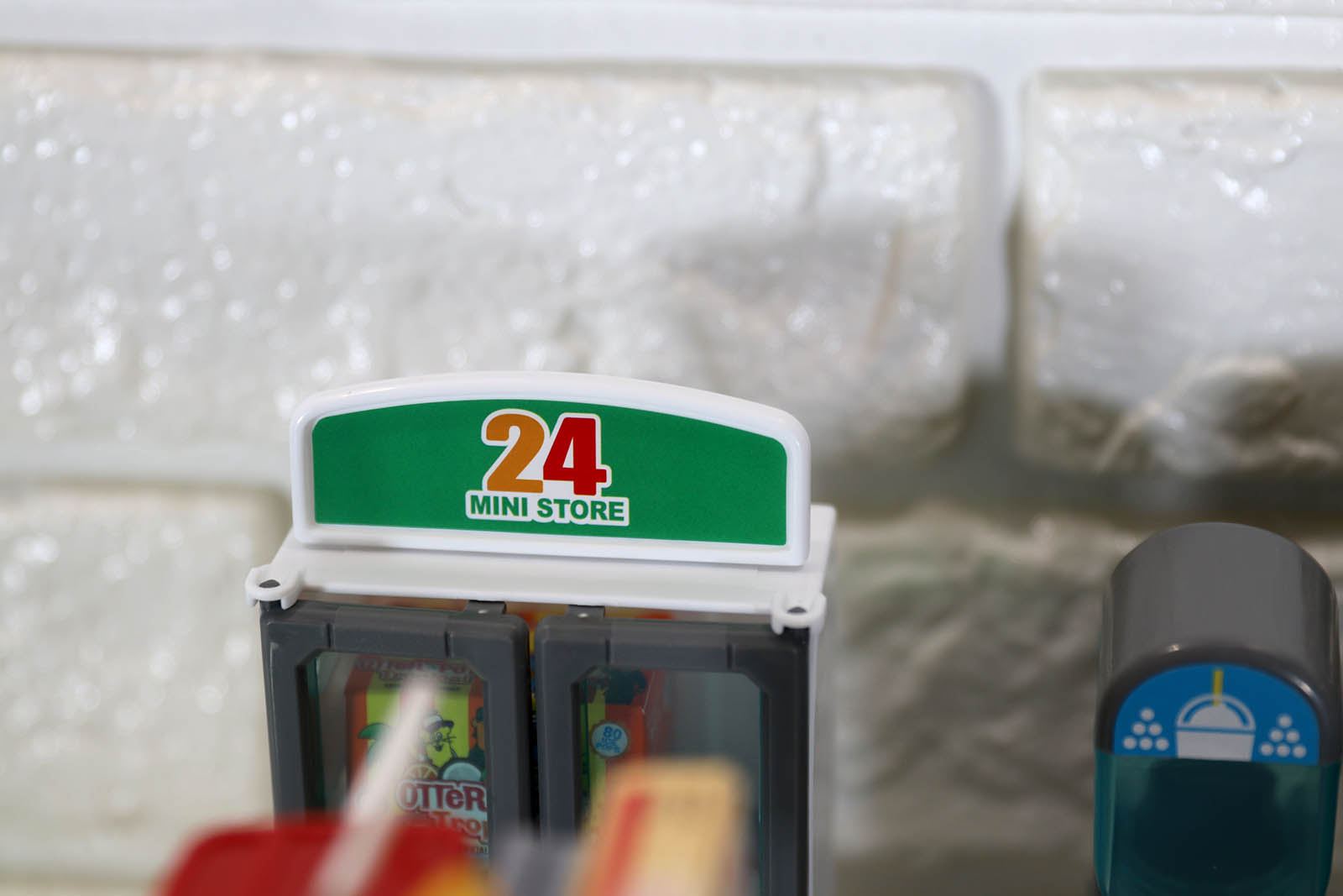 Zuru Surprise Mini Convenience Store Playset