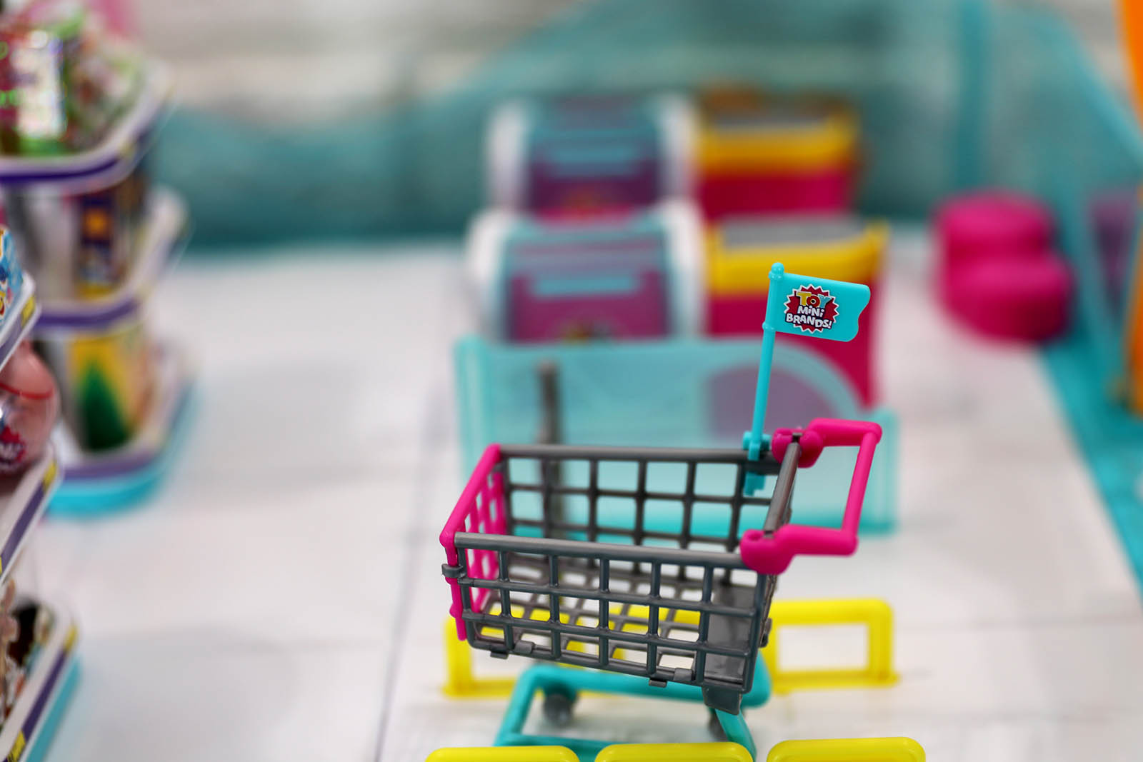 5 Surprise Toy Mini Brands Mini Toy Shop Playset