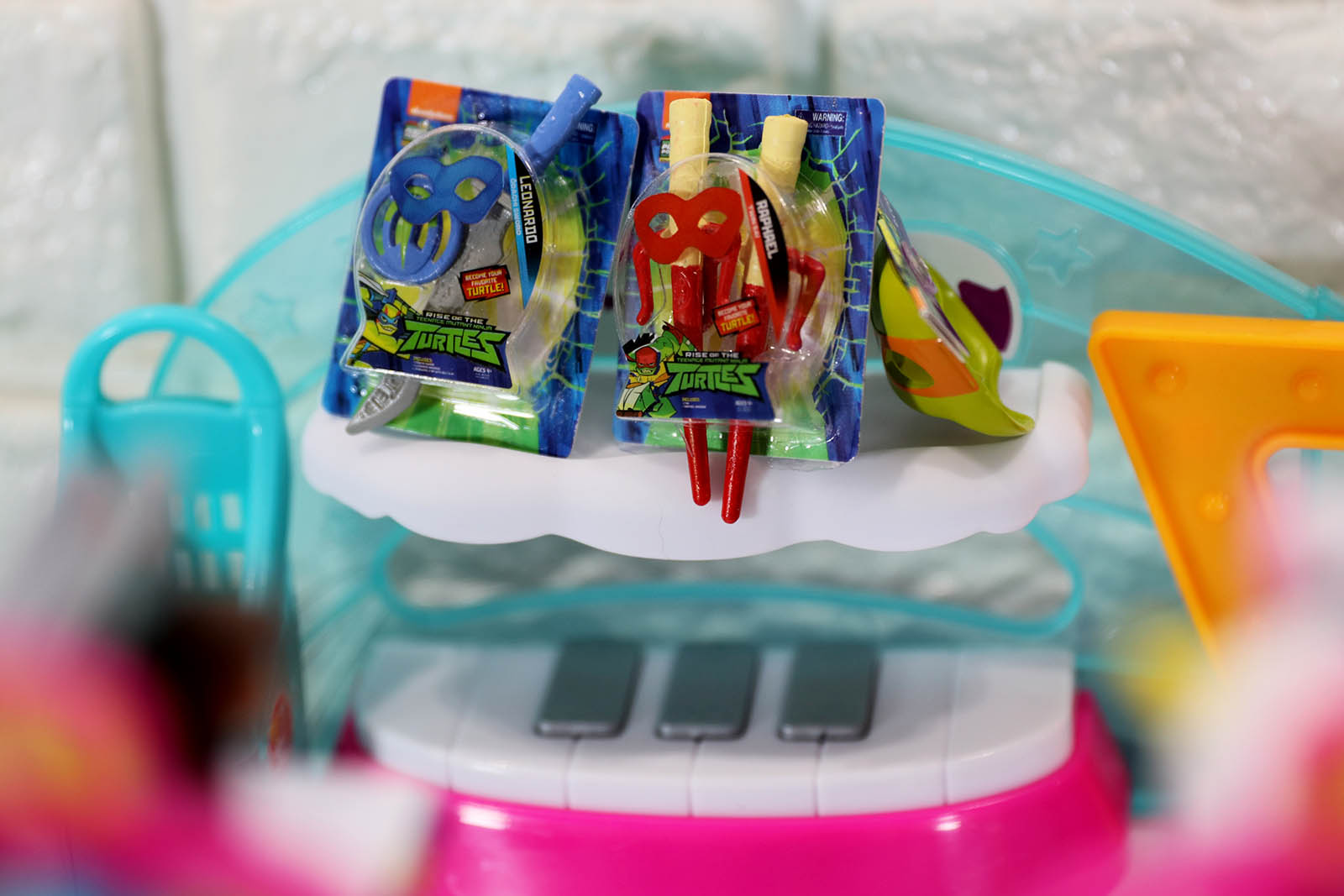 5 Surprise Toy Mini Brands Mini Toy Shop Playset by ZURU