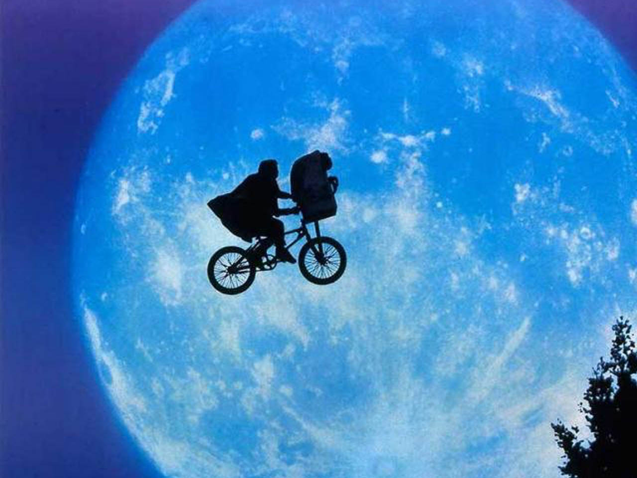 E.T.: The Extra-Terrestrial Movie Review