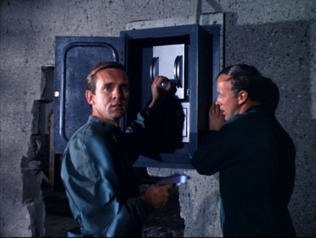 Underrated 60s TV Dramas - The Invaders scene