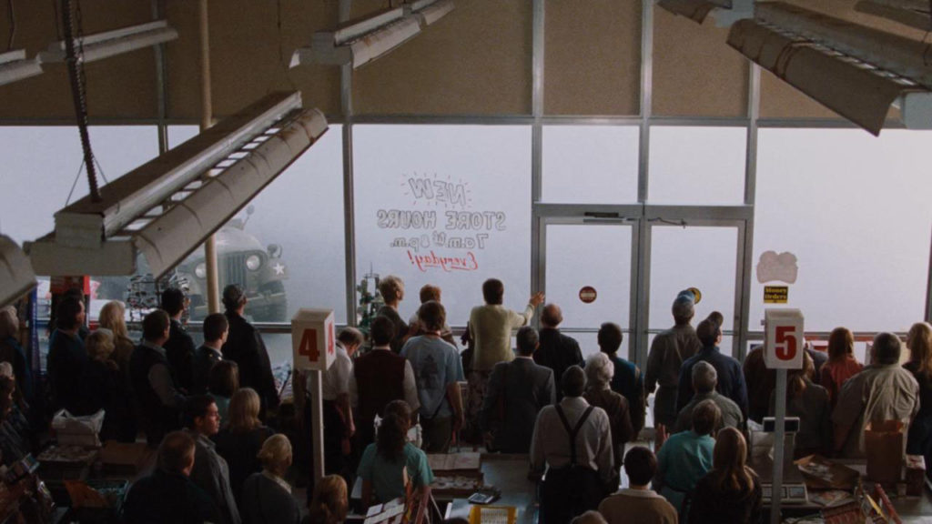 Cult classic 2000s horror - The Mist supermarket scene