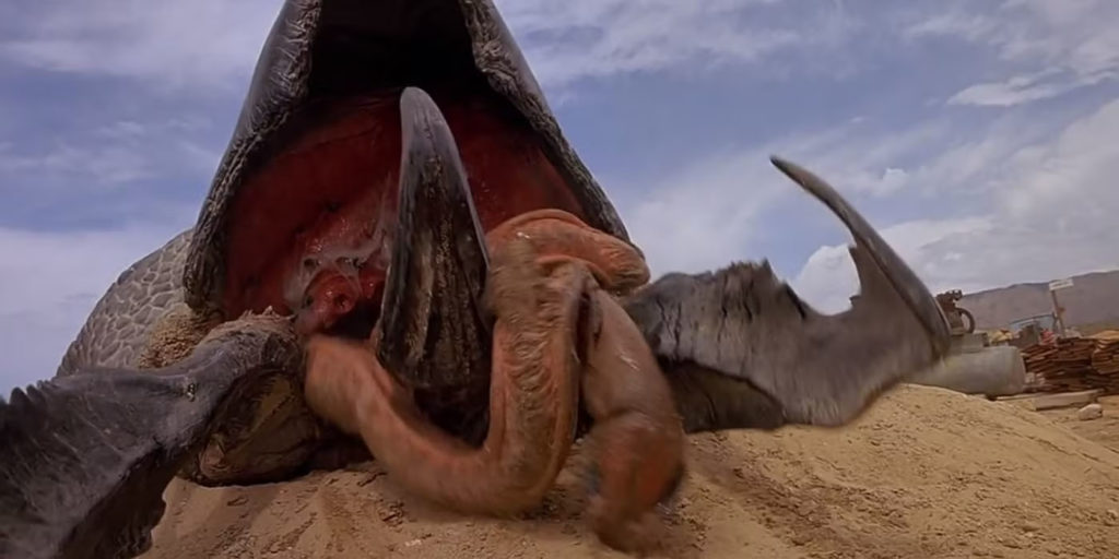 Cult classic 90s horror - Tremors graboid attack