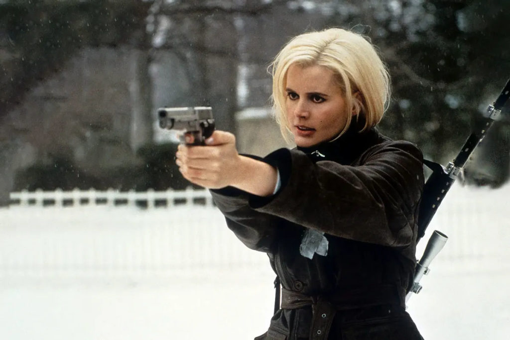 Underrated Christmas movie - The Long Kiss Goodnight snowy action still